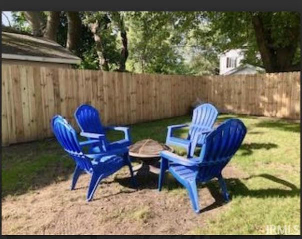 927 S Twyckenham Drive, South Bend, IN 46615