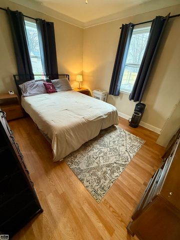 20300 Ellis Street, Roseville, MI 48066