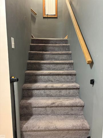 20300 Ellis Street, Roseville, MI 48066