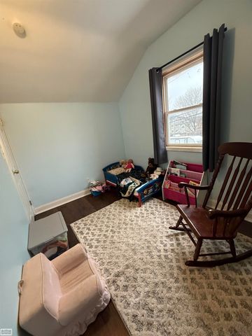 20300 Ellis Street, Roseville, MI 48066