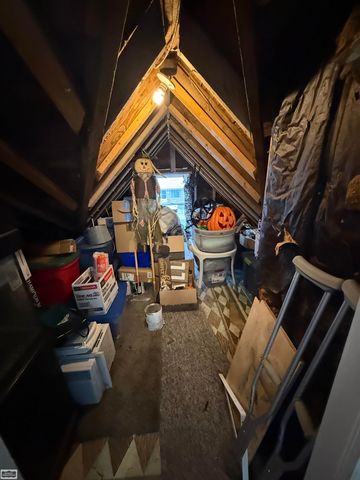 20300 Ellis Street, Roseville, MI 48066