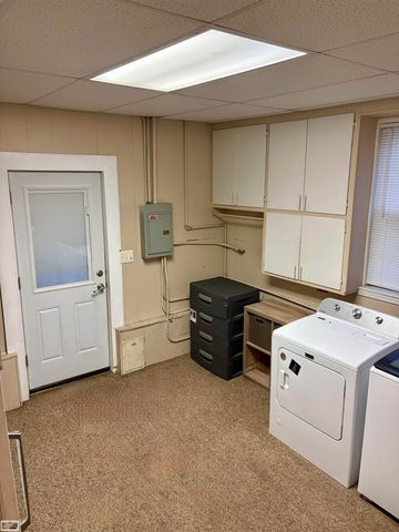 20300 Ellis Street, Roseville, MI 48066