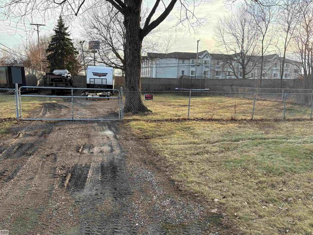 20300 Ellis Street, Roseville, MI 48066