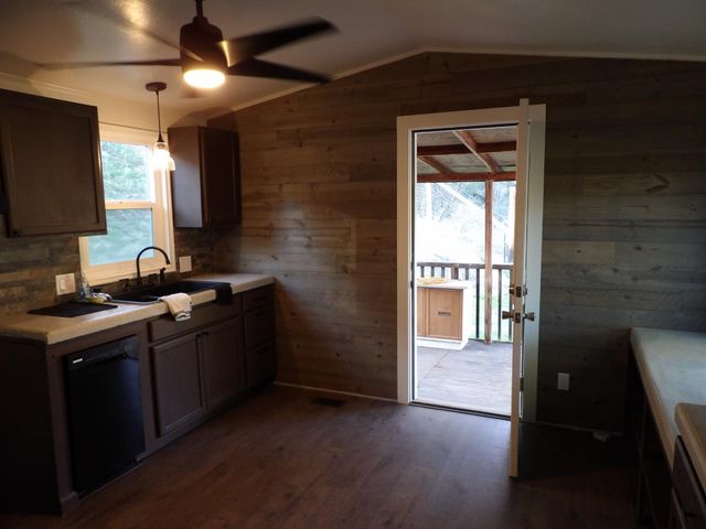 38967 Deerbrook Lane, Yokuts Valley, CA 93675