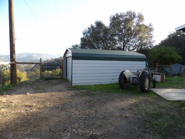 38967 Deerbrook Lane, Yokuts Valley, CA 93675