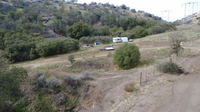 38967 Deerbrook Lane, Yokuts Valley, CA 93675