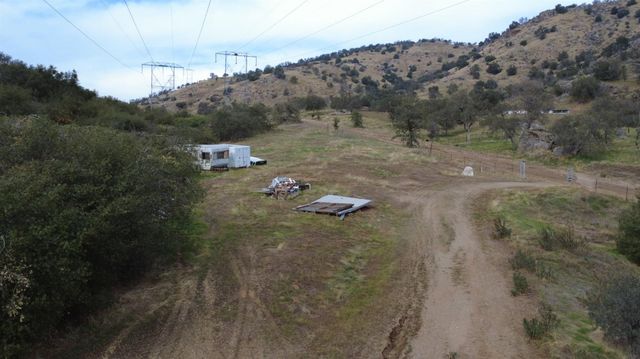 38967 Deerbrook Lane, Yokuts Valley, CA 93675