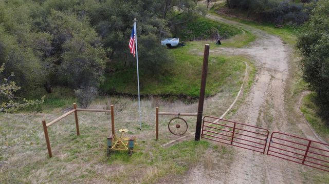 38967 Deerbrook Lane, Yokuts Valley, CA 93675