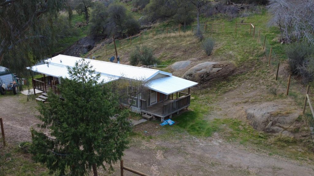 38967 Deerbrook Lane, Yokuts Valley, CA 93675