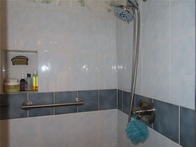 225 COUNTRY CLUB DRIVE C225, Largo, FL 33771