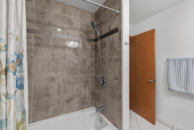 12975 Colony DRIVE, Mequon, WI 53097
