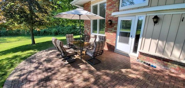 12975 Colony DRIVE, Mequon, WI 53097