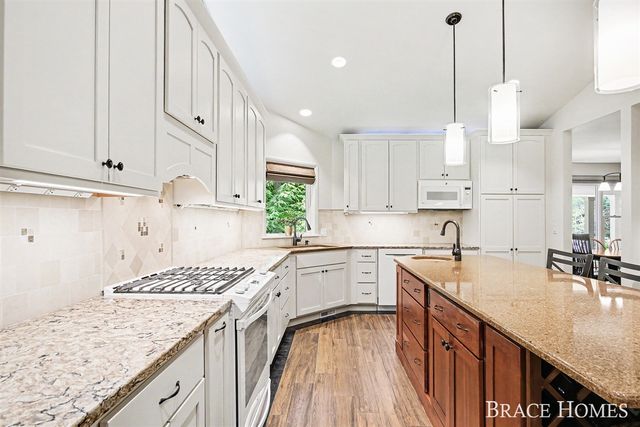 13140 Redmond Avenue, Cedar Springs, MI 49319