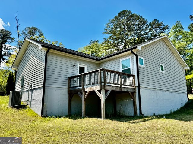 1037 E Doyle Street, Toccoa, GA 30577