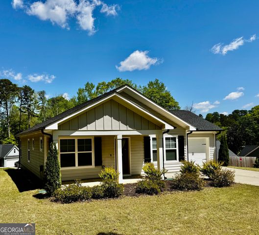 1037 E Doyle Street, Toccoa, GA 30577