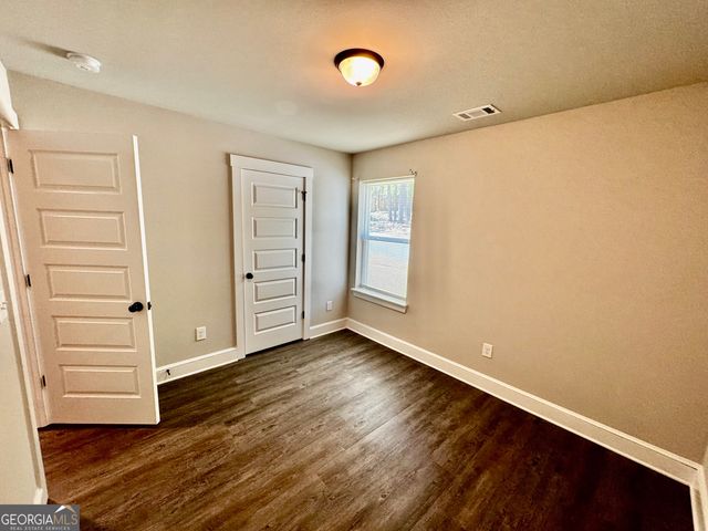 1037 E Doyle Street, Toccoa, GA 30577