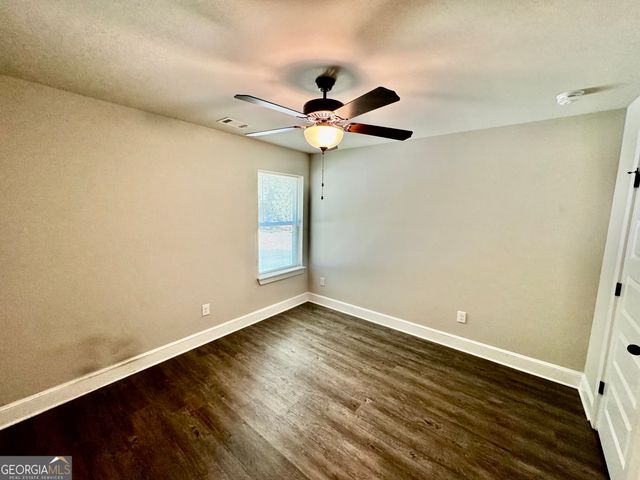 1037 E Doyle Street, Toccoa, GA 30577
