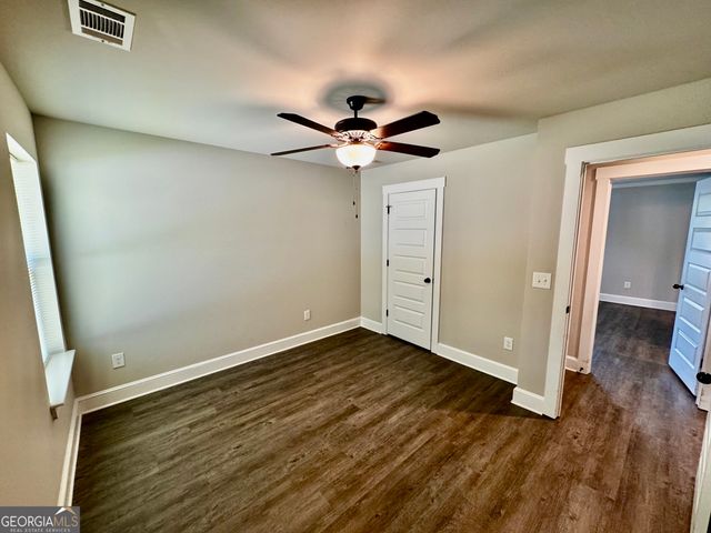 1037 E Doyle Street, Toccoa, GA 30577