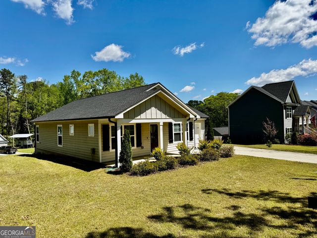 1037 E Doyle Street, Toccoa, GA 30577