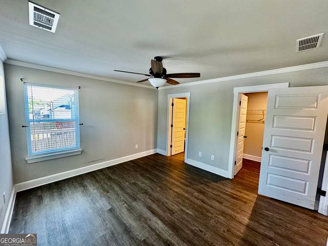 1037 E Doyle Street, Toccoa, GA 30577