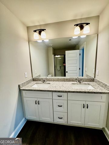 1037 E Doyle Street, Toccoa, GA 30577