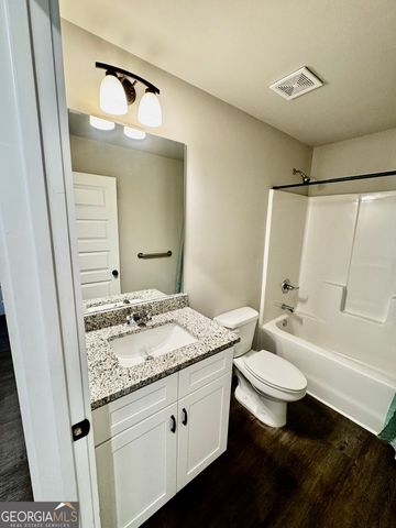1037 E Doyle Street, Toccoa, GA 30577