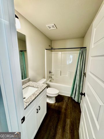 1037 E Doyle Street, Toccoa, GA 30577