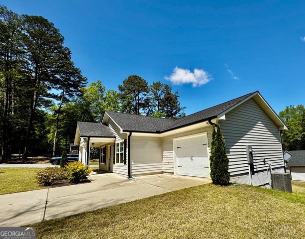 1037 E Doyle Street, Toccoa, GA 30577