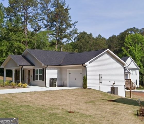 1037 E Doyle Street, Toccoa, GA 30577