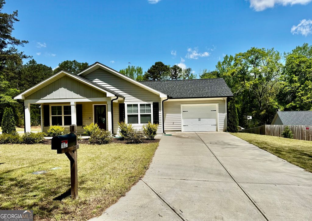 1037 E Doyle Street, Toccoa, GA 30577