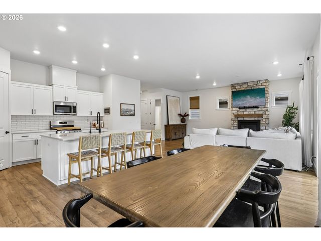 16683 Sw TOWNSVILLE St, Portland, OR 97224