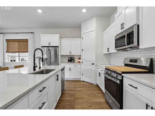 16683 Sw TOWNSVILLE St, Portland, OR 97224
