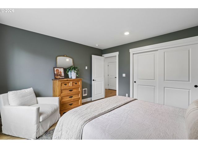 16683 Sw TOWNSVILLE St, Portland, OR 97224