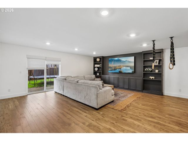 16683 Sw TOWNSVILLE St, Portland, OR 97224