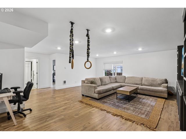 16683 Sw TOWNSVILLE St, Portland, OR 97224