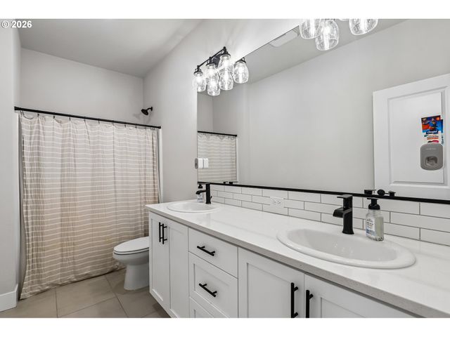 16683 Sw TOWNSVILLE St, Portland, OR 97224