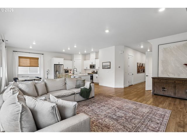 16683 Sw TOWNSVILLE St, Portland, OR 97224
