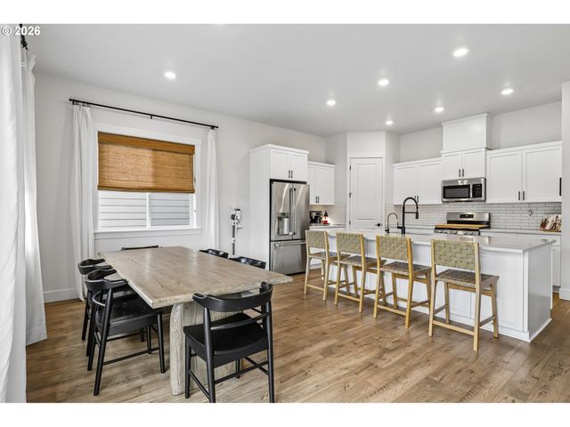 16683 Sw TOWNSVILLE St, Portland, OR 97224