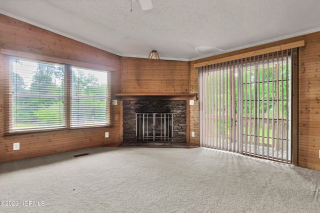 8 Scotts Hill Loop Road, Wilmington, NC 28411