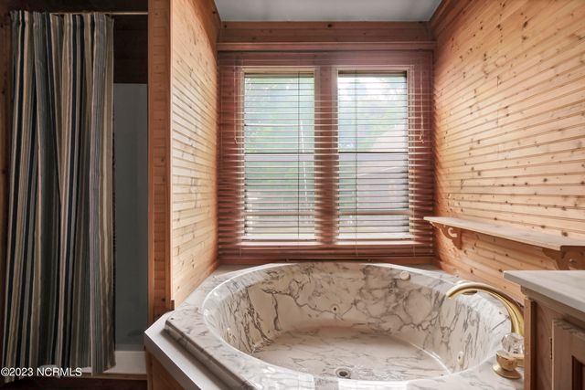 8 Scotts Hill Loop Road, Wilmington, NC 28411