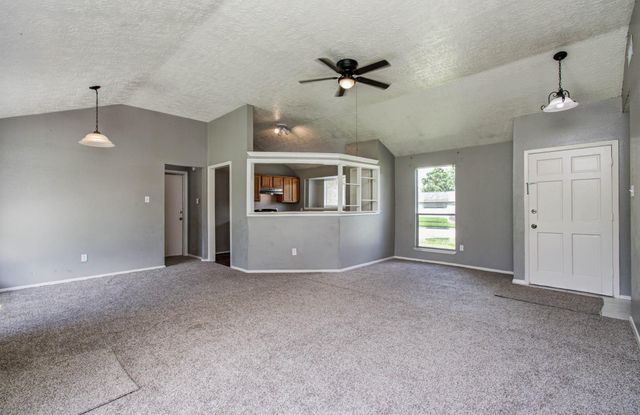 906 Dixie Drive, League City, TX 77573