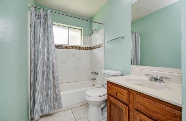 906 Dixie Drive, League City, TX 77573