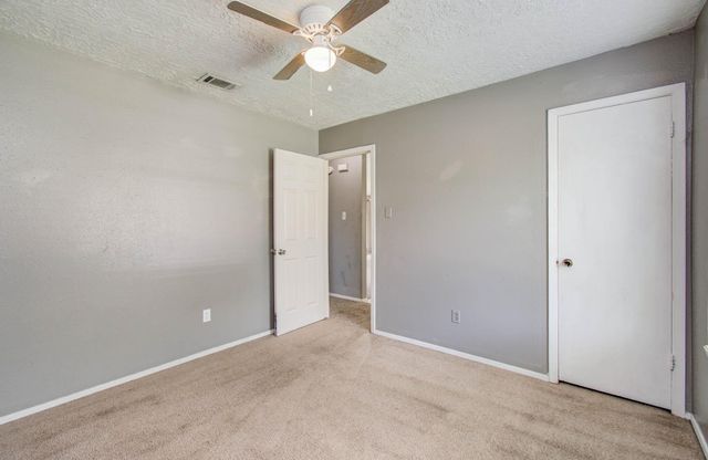 906 Dixie Drive, League City, TX 77573