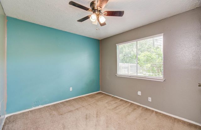 906 Dixie Drive, League City, TX 77573