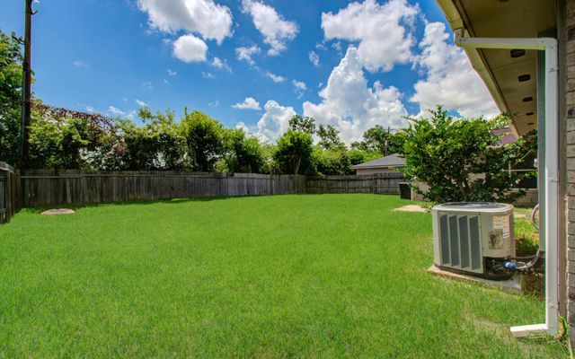 906 Dixie Drive, League City, TX 77573