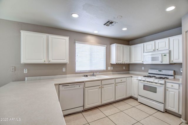 6660 E RIVERDALE Street, Mesa, AZ 85215