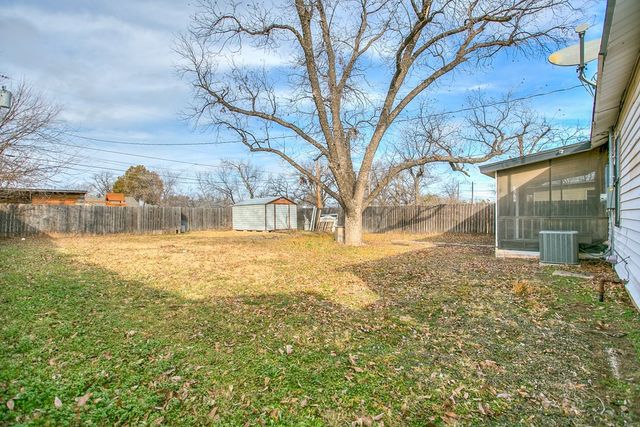 1213 S Bell Street, San Angelo, TX 76903