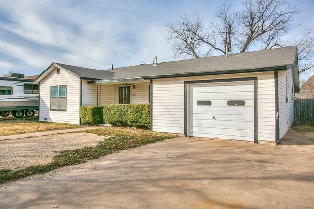 1213 S Bell Street, San Angelo, TX 76903