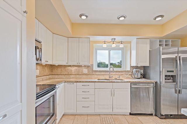 11130 Northwest Road E, Palos Hills, IL 60465