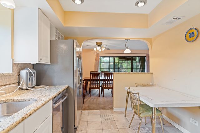 11130 Northwest Road E, Palos Hills, IL 60465